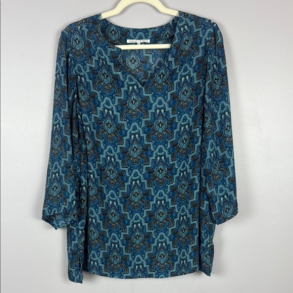 Violet & Claire Blue and Black Damask Patterned Blouse with 3/4 Sleeves Size 1X - Picture 2 of 11